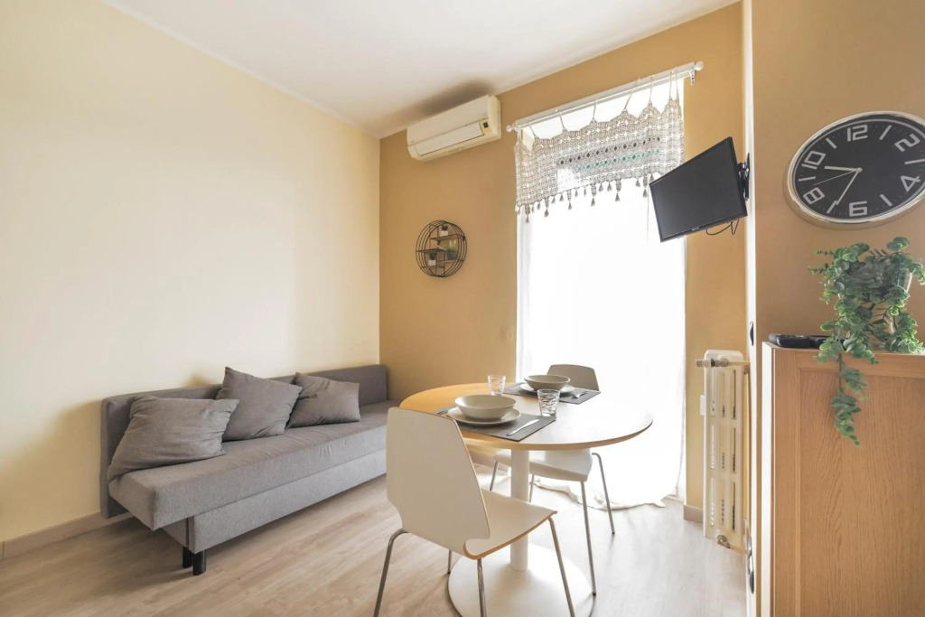 Pasteur Modern Studio with Terrace!