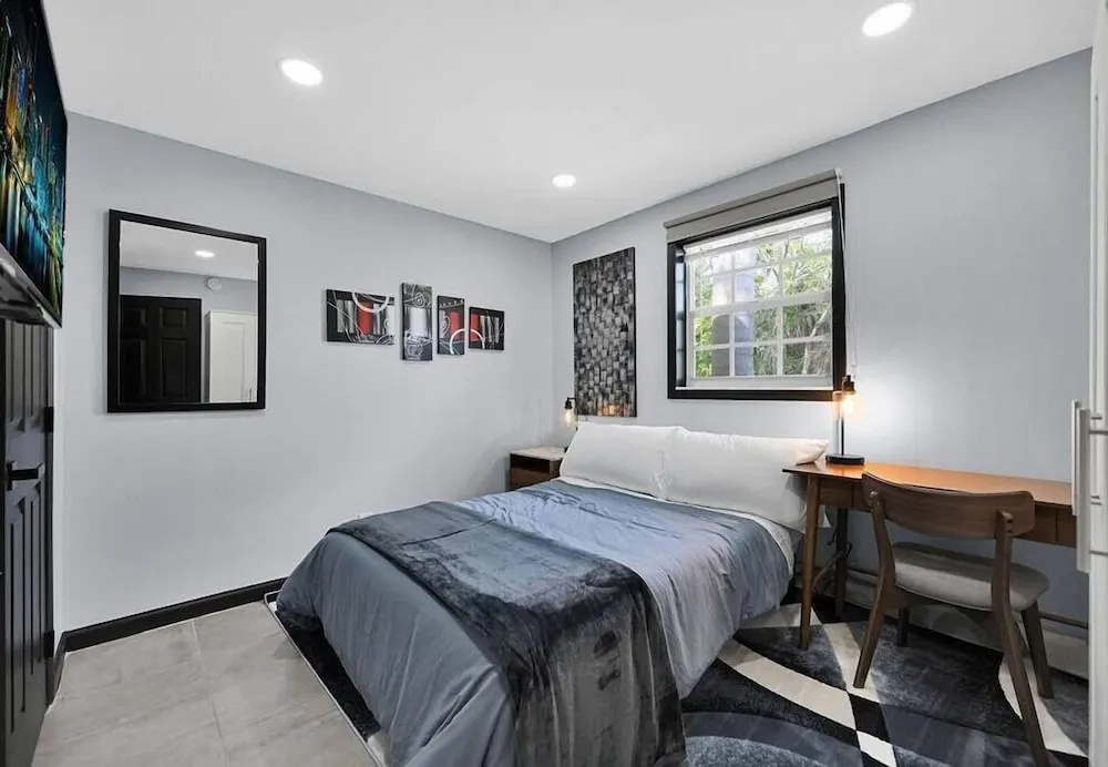 Luxury 2-bedroom Villa in Wilton Manors