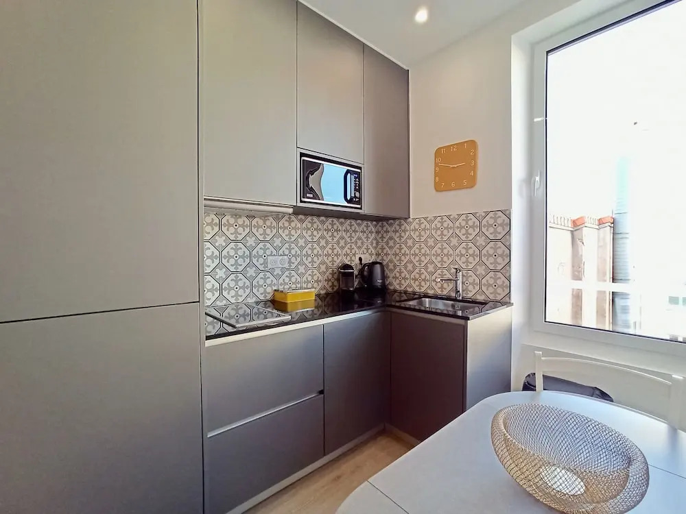 Brand-New 1 Bedroom Fully Refurbished
