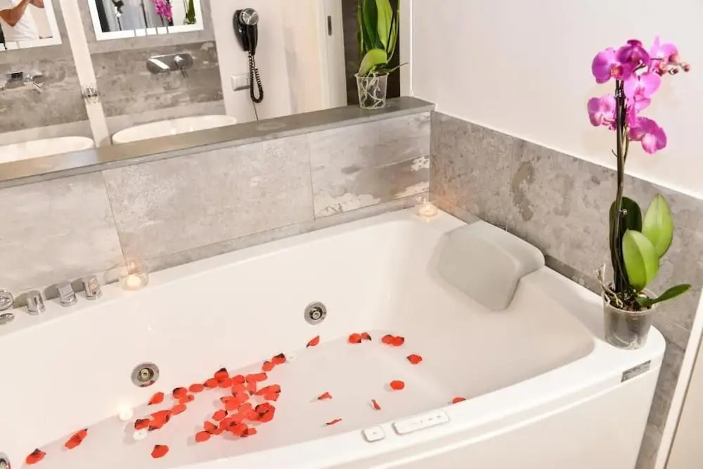 NAVONA VITA SUITES