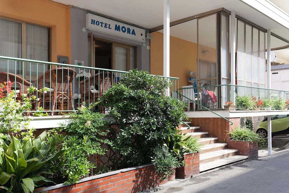 Hotel Mora