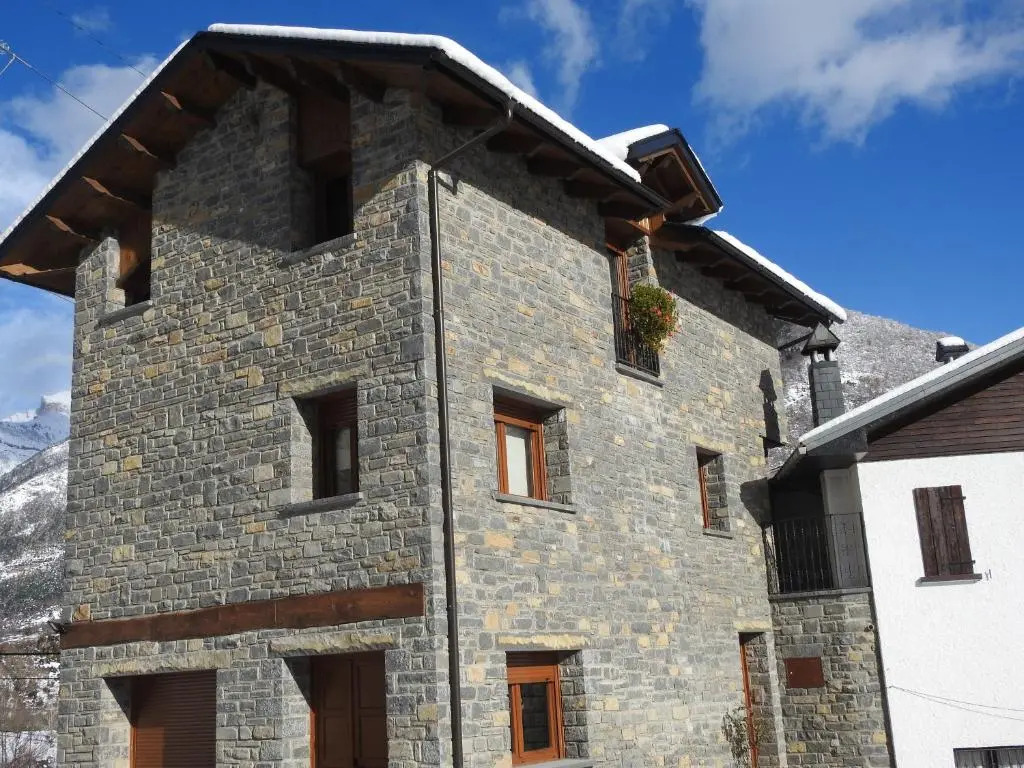 Apartamentos La Glera Biescas