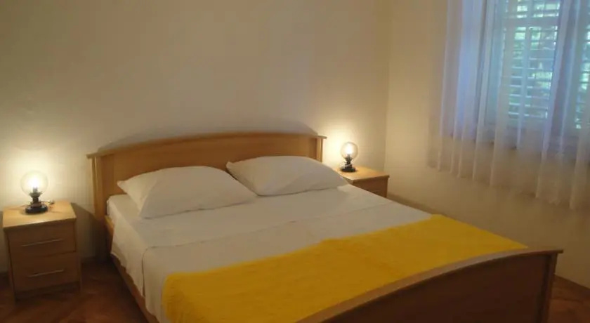Apartments Jakov G.