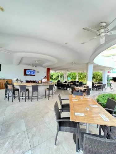 Bay View Grand Marina Condo 1004s