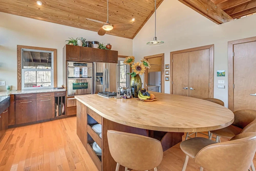 Fun w/ Family! Lakefront Gem in Jamestown w/ Dock