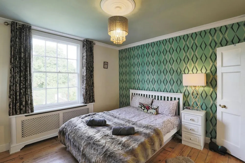 Charming 4-Bed Georgian Home in Central Worcester