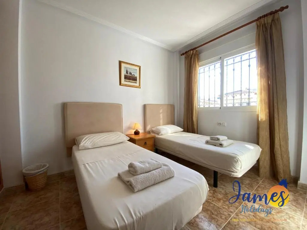 La Cinuelica R3 First Floor Southerly Apartment Comm Pool L334