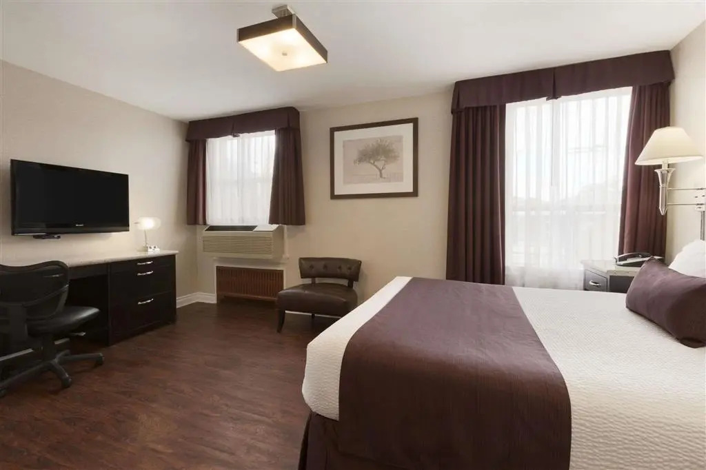 Days Inn - Vancouver Metro