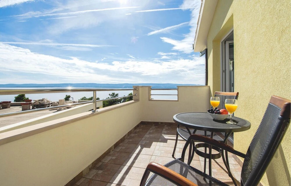 Amazing Home in Lokva Rogoznica With Wifi and 3 Bedrooms