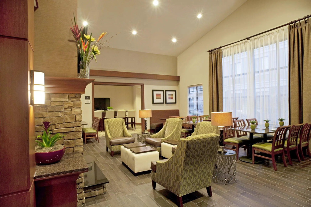 Staybridge Suites Chantilly Dulles Airport by IHG