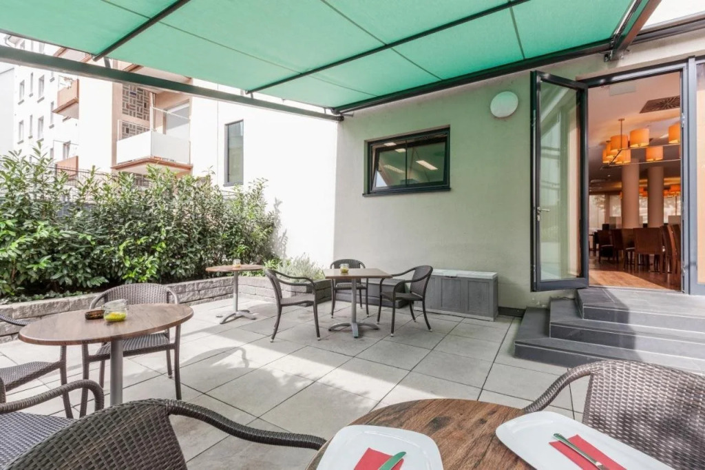 Отель Premier Inn Frankfurt City Europaviertel