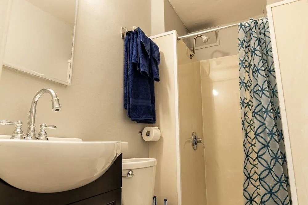 Cozy Studio Nestled in the Heart of West Oakland