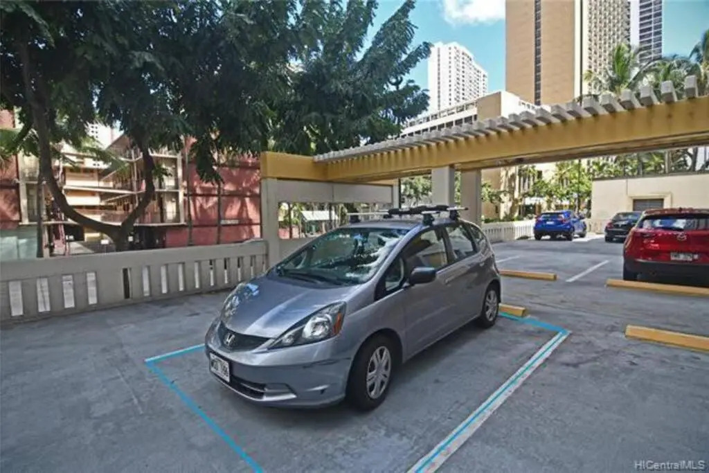 Luxury 2beds,2baths, free parking at Waikiki Beach