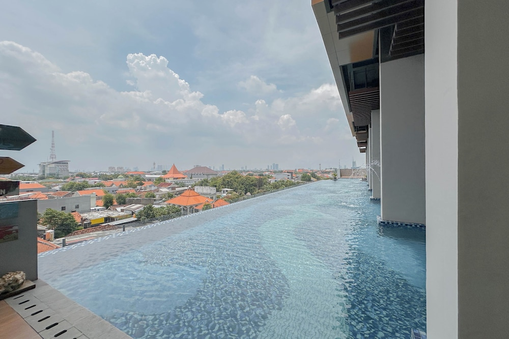 Good And Restful Studio With City View At Trans Icon Surabaya Apartment
