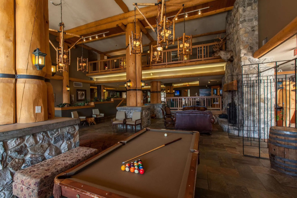 Coast Hillcrest Hotel