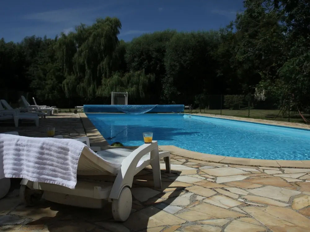 Charming Chalet with Swimming Pool in Quend