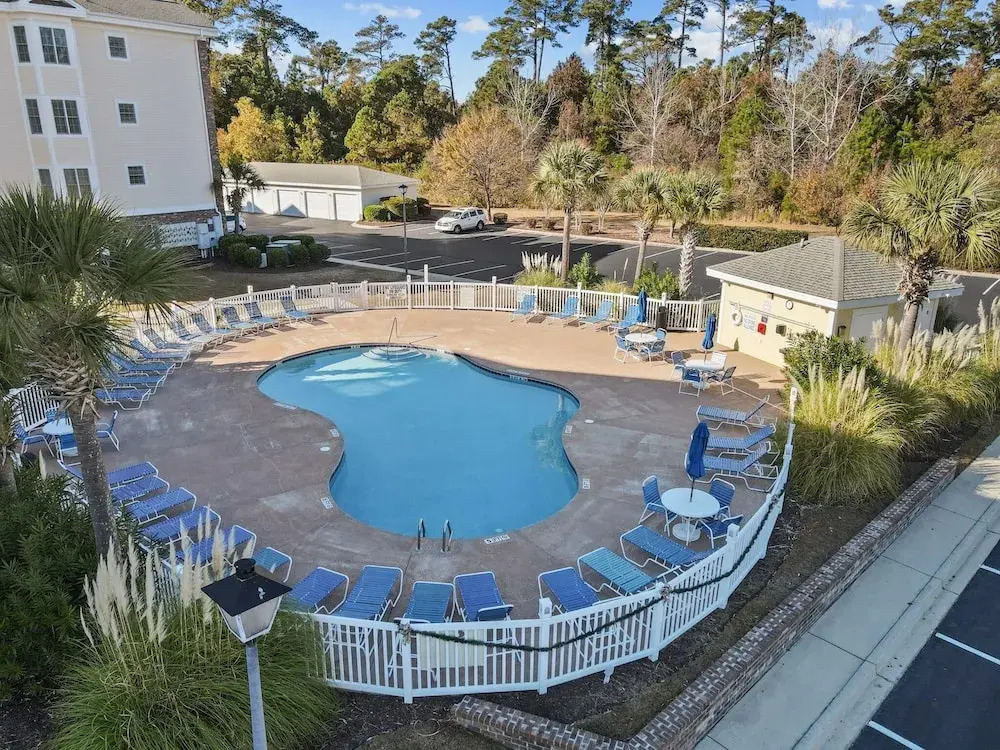 4855-101 Luster Leaf Circle 3 Bedroom Condo by Redawning
