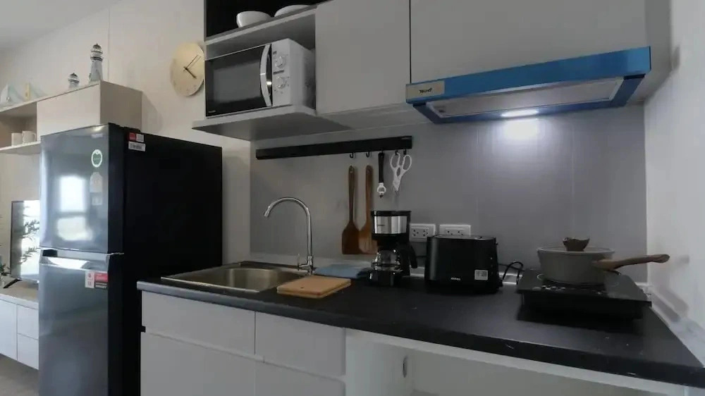 Brand New  1 Bedroom Seaview Condo - BWC