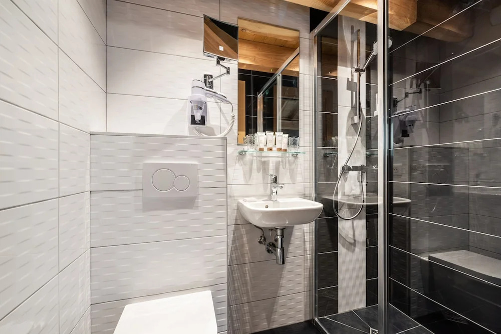 Les Hirondelles Apartments Morzine By Emerald Stay