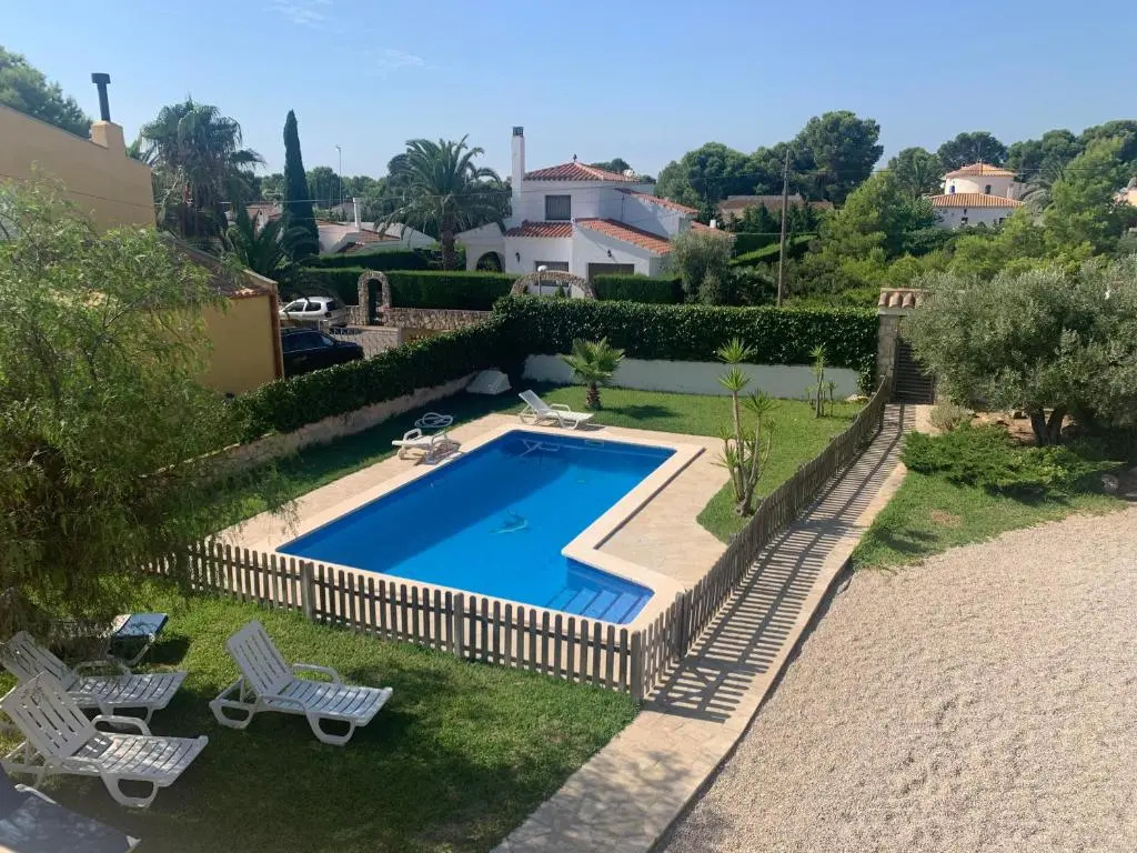 AME57 Preciosa Villa Con Piscina 10 pax