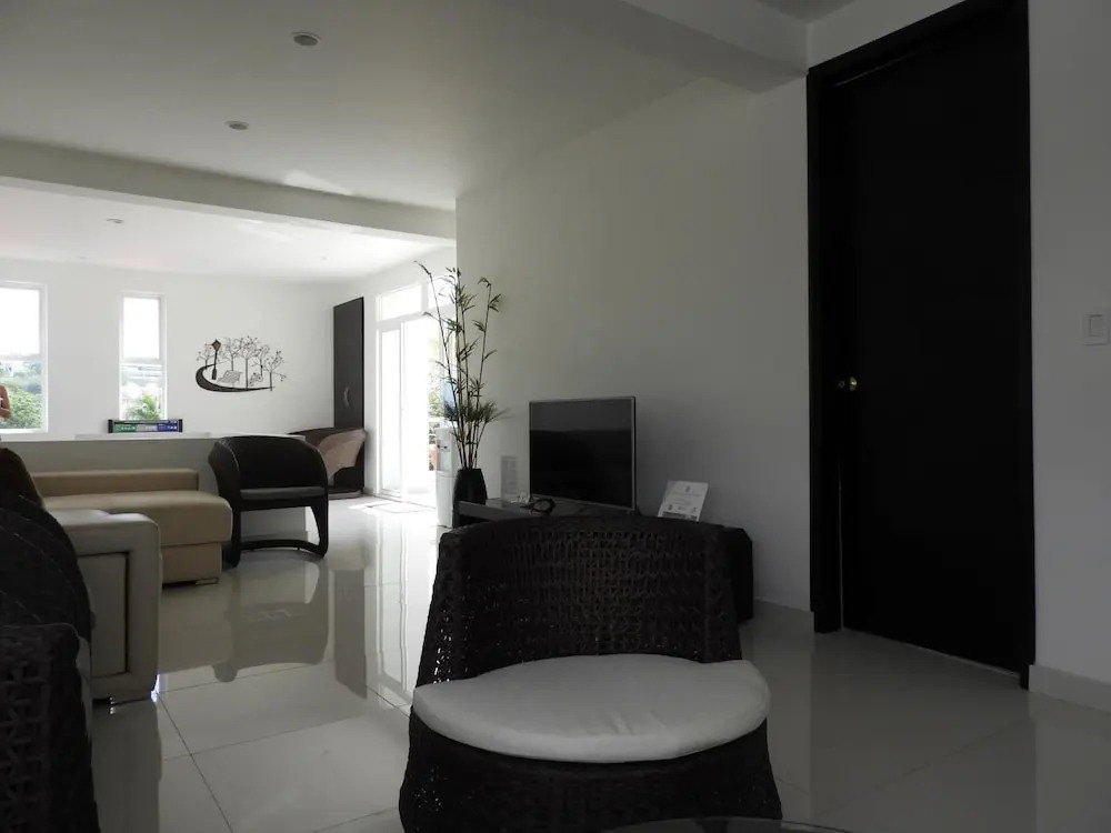 Lili House