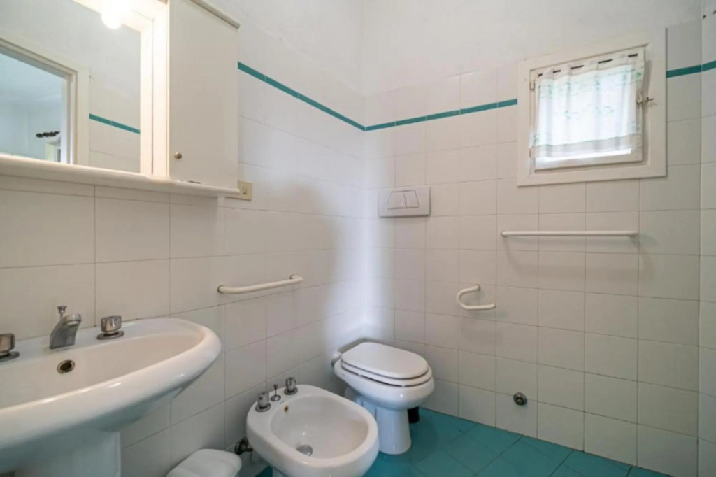 Girasoli in the center of Marina di Campo with private parking and outdoor space-I GIRASOLI