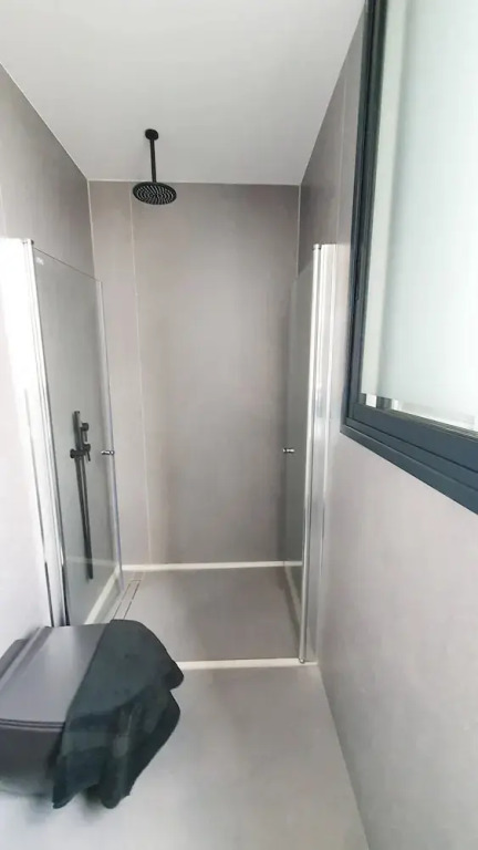 New 3 Bedroom Huge Roof Top 3 min Beach TL57