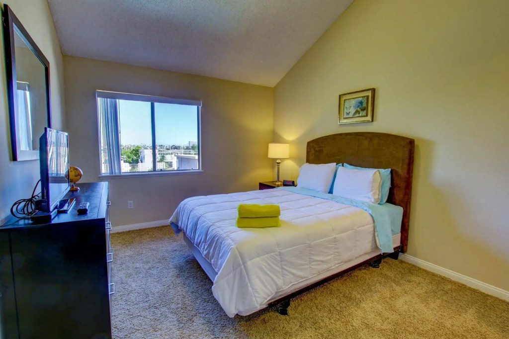 Sunshine Suites at Hillcrest