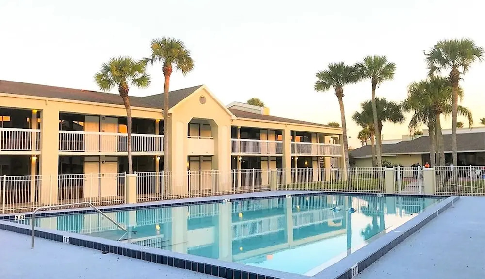 Upstay Studio With Pool Near Disney World