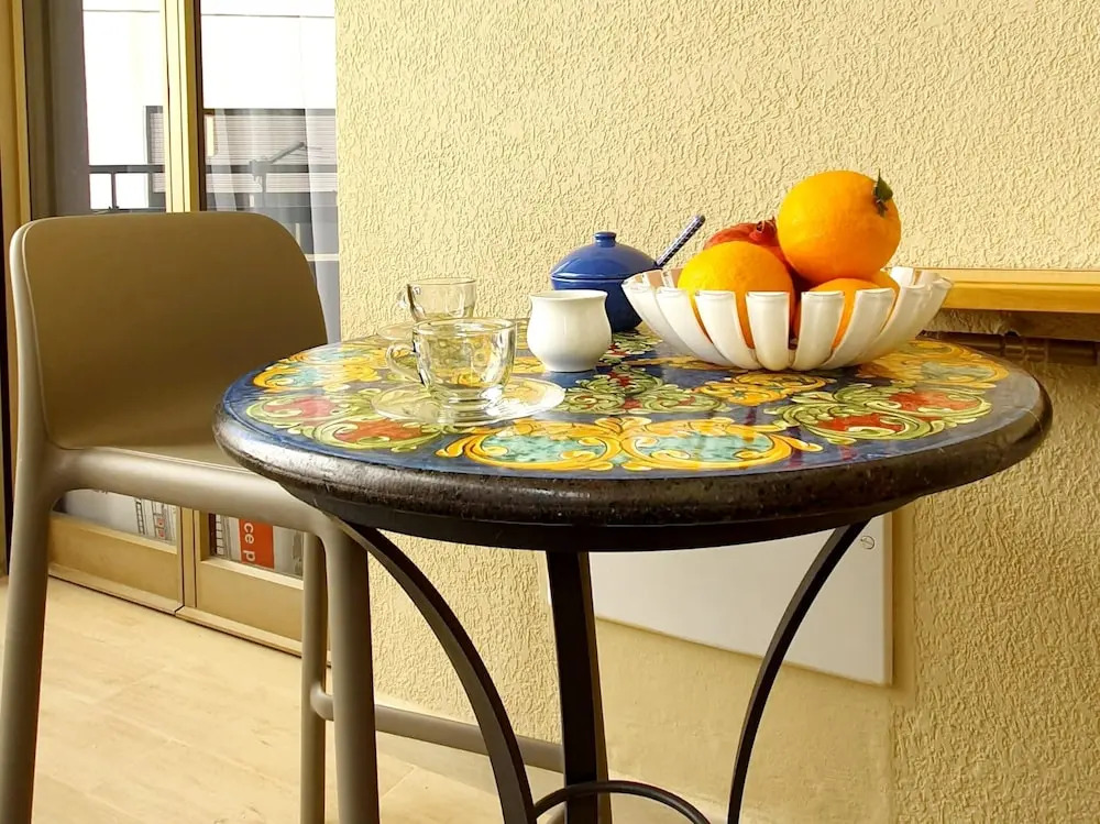 Apartment with One Bedroom in Palermo, with Wonderful City View, Furnished Balcony And Wifi - 7 Km From the Beach