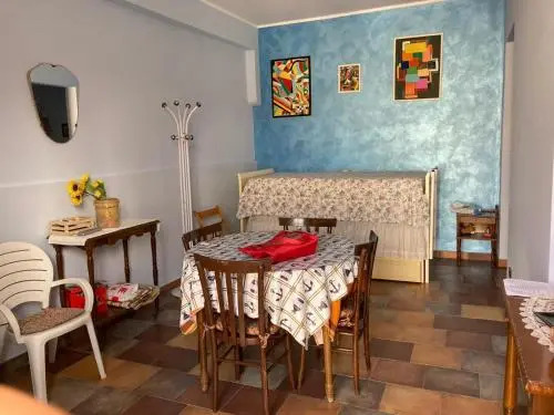 Casa indipendente con ampia veranda