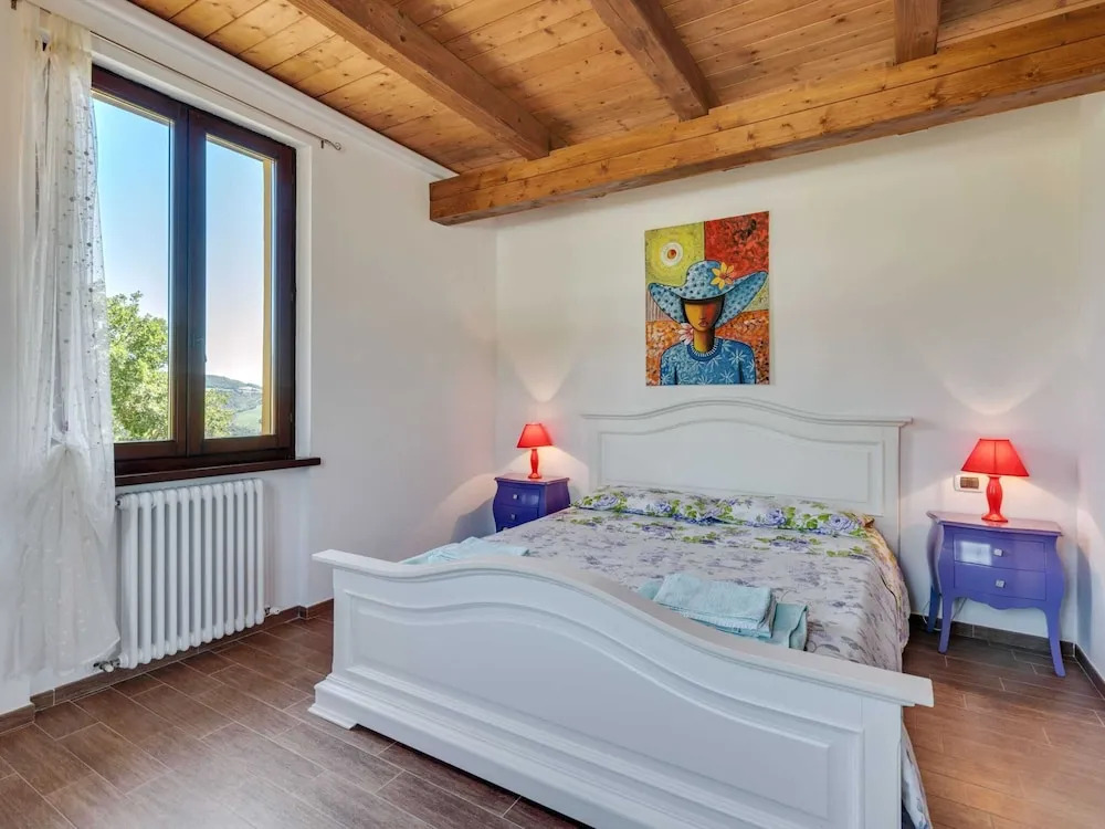 Villa in Piandimeleto with Pool & Sauna