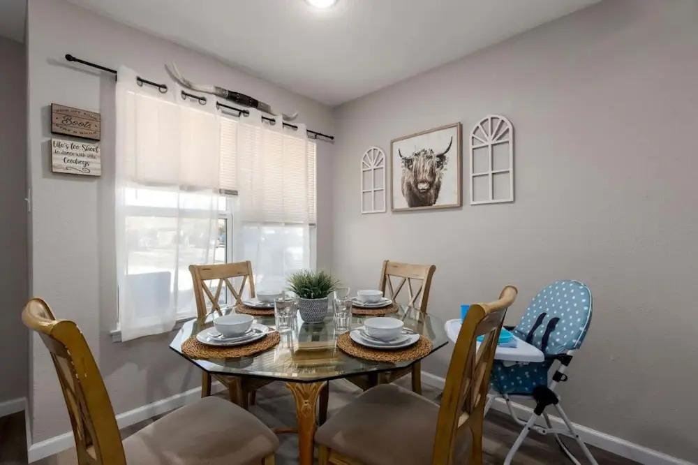 Family Dog Friendly Retreat, Arlington