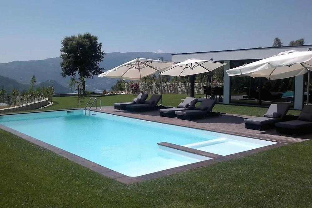 Elegant Villa Near Vieira do Minho with Pool