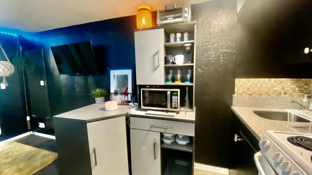 Lewers Studio Suite