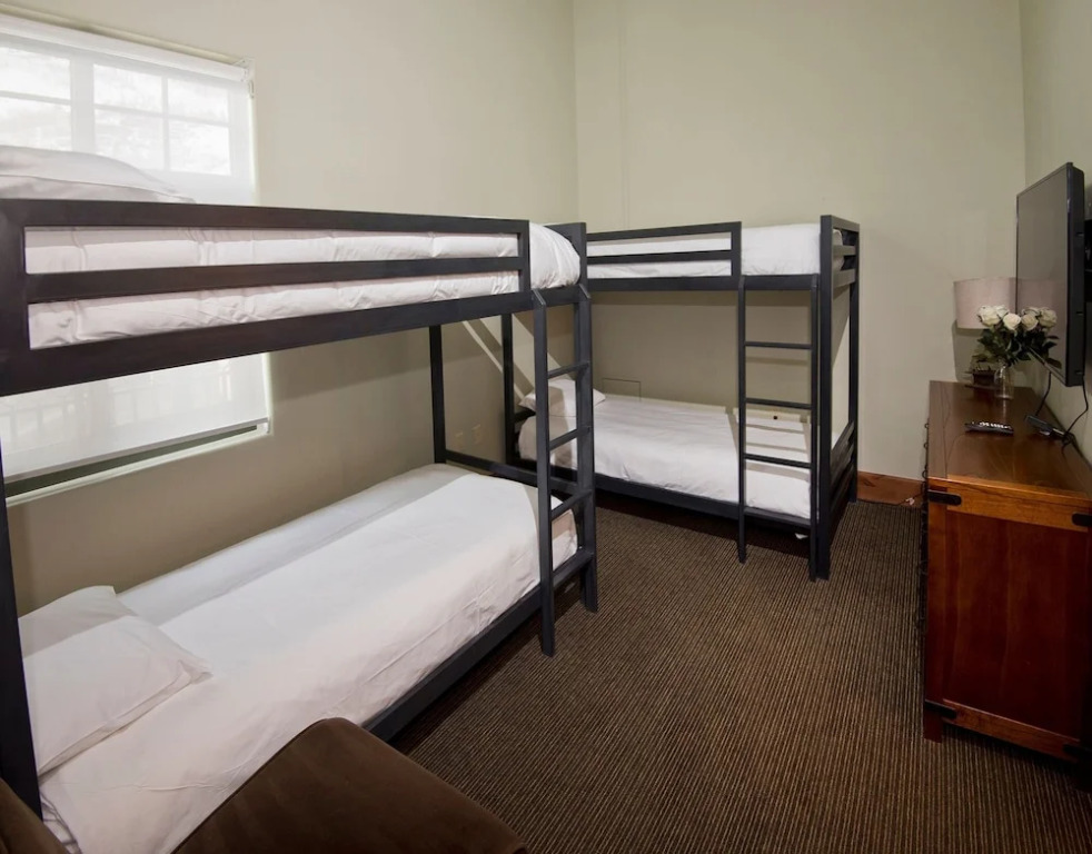Landmark 4Br PentH 607