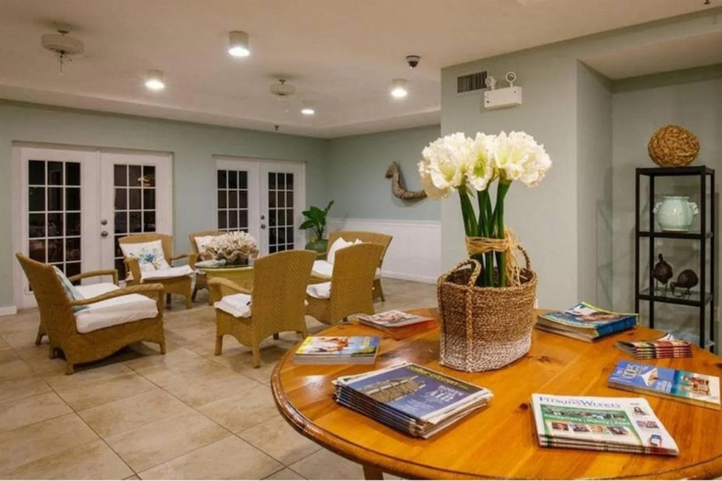 Naples Garden Inn