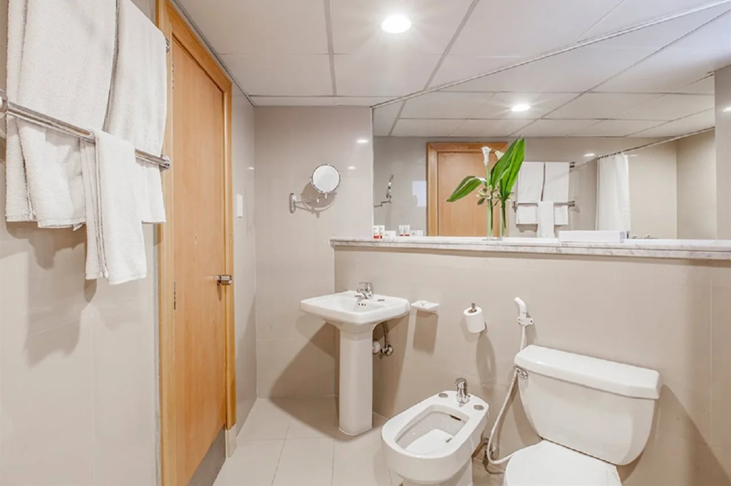 Golden Sands Hotel Apartments