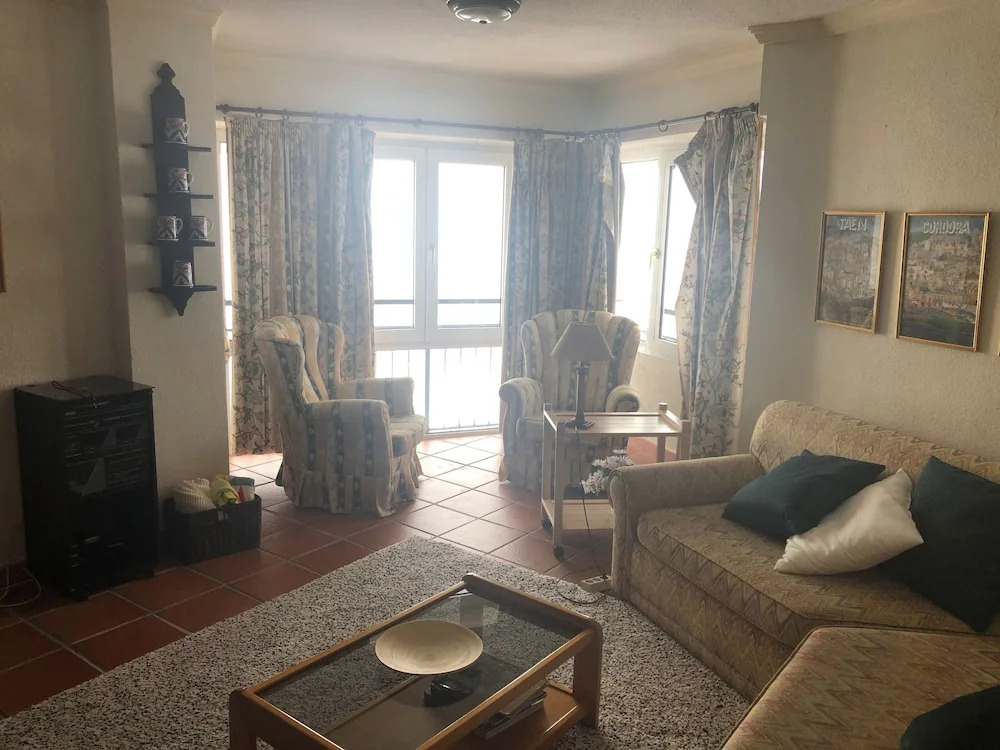 Spacious and Sunny Luxury Located in the Lower Area