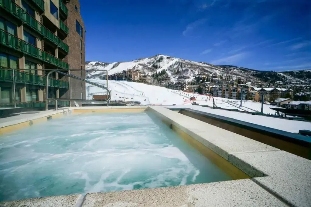 Penthouse Ski-In Ski-Out Above Sheraton 1bd 1.5ba