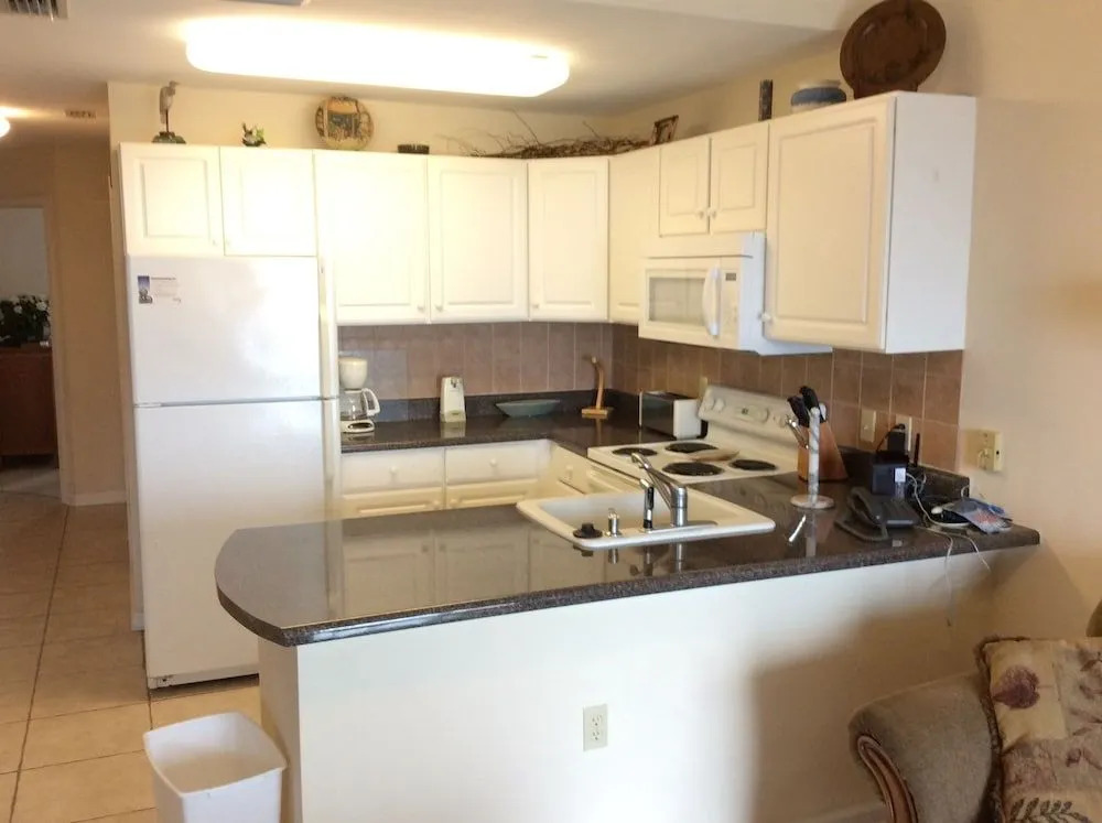 Grand Caribbean 425 by RedAwning
