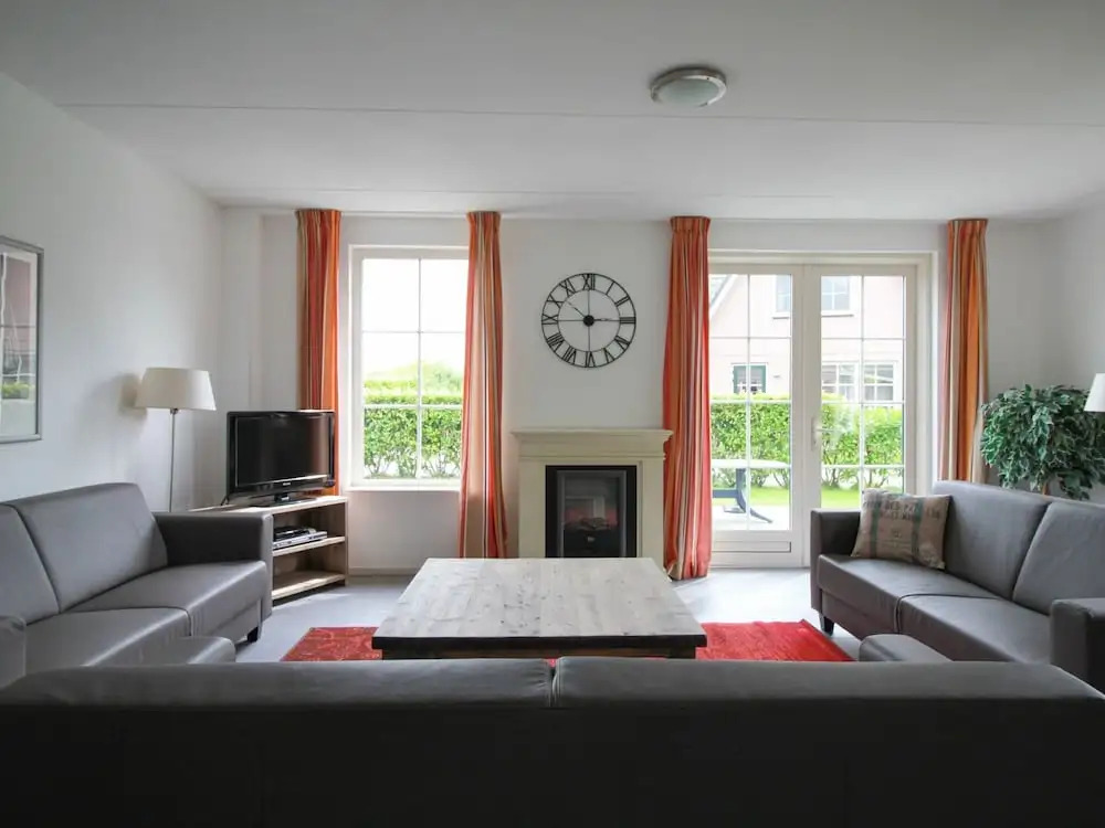 Villa With Whirlpool and Sauna in Makkum