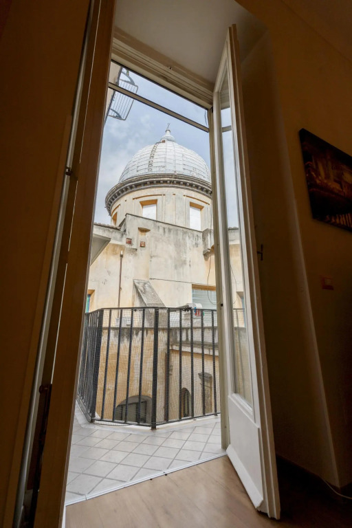 Duomo 77 in Napoli with 2 bedrooms and 2 bathrooms