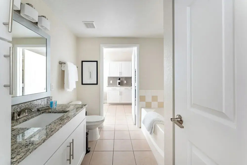 Landing Stylish 1BD Pool Gym