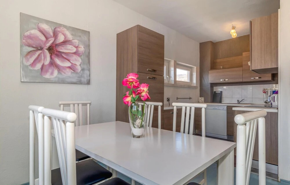 Awesome Apartment in Novi Vinodolski With Wifi and 3 Bedrooms