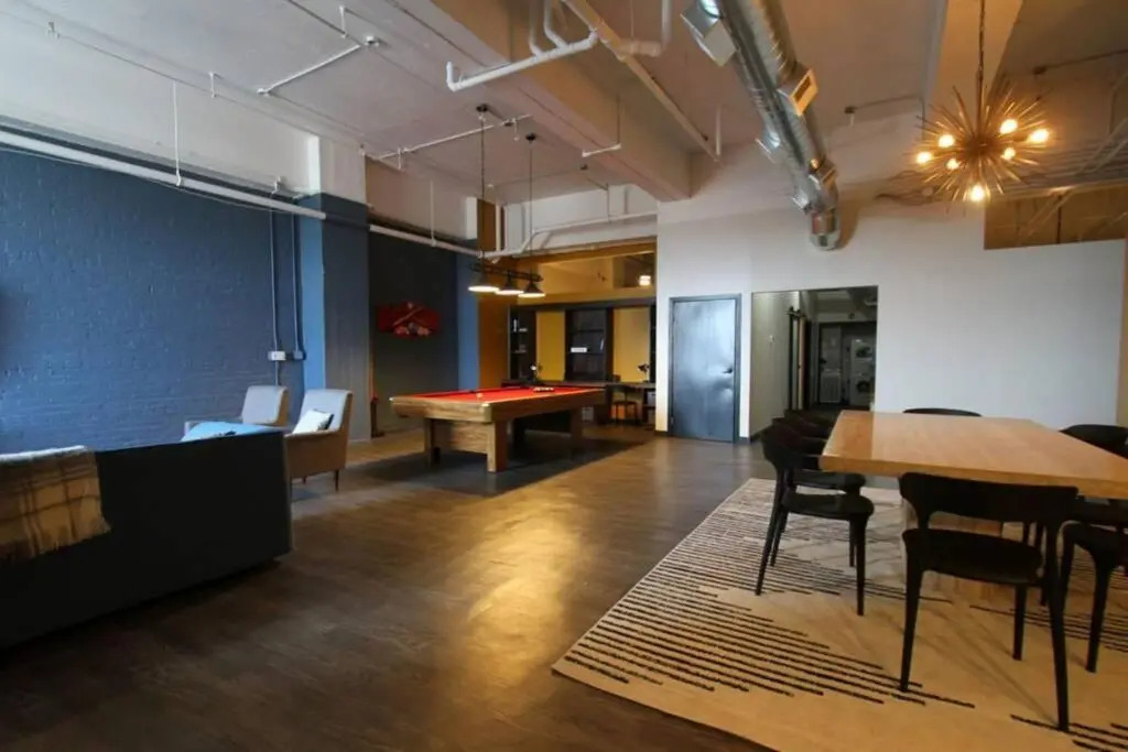 3E *New* Huge! Spacious 3 Bedroom in Oakland that sleeps 12!