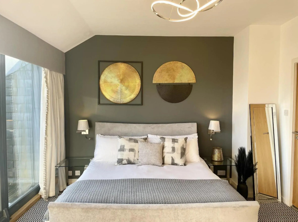 Edinburgh Penthouse 101
