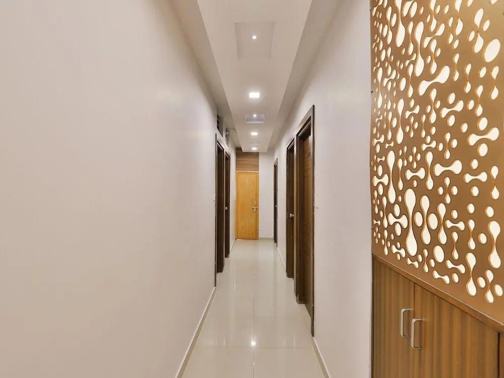 OYO 5476 Hotel Sunrise