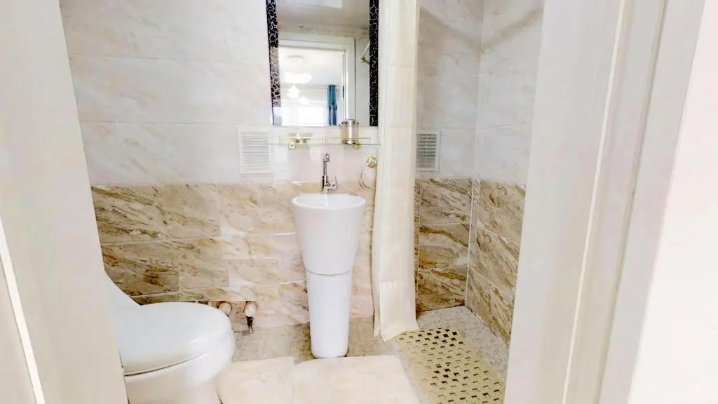 125m2 new apartment, 5 rooms with airport pickup