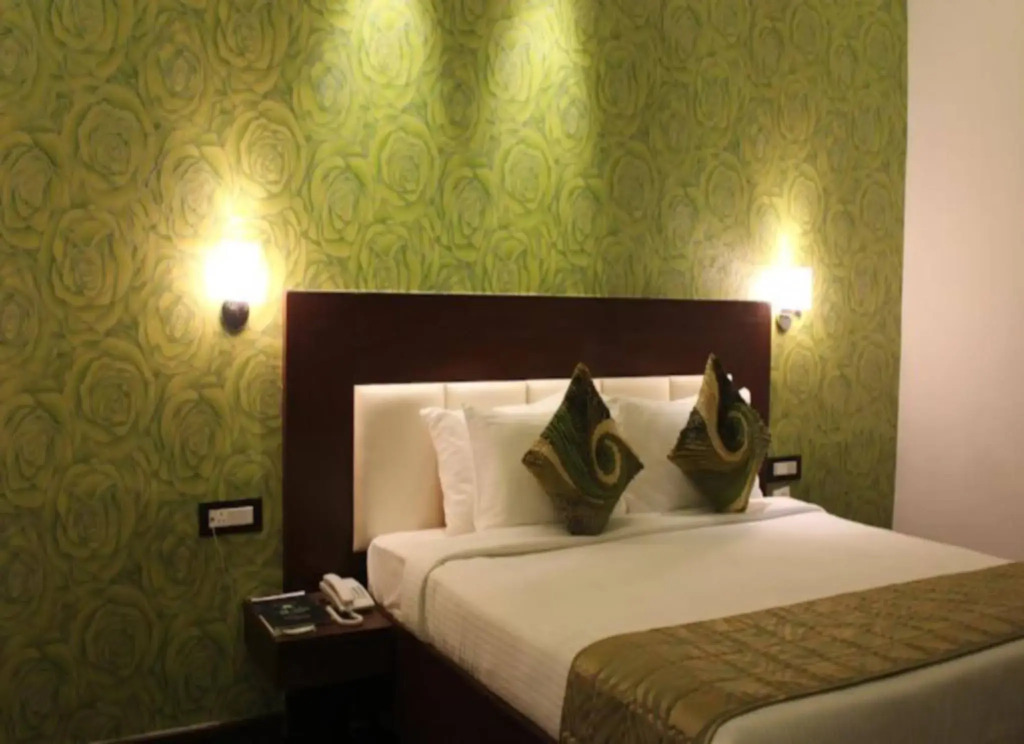 Hotel Hemaadri Grand